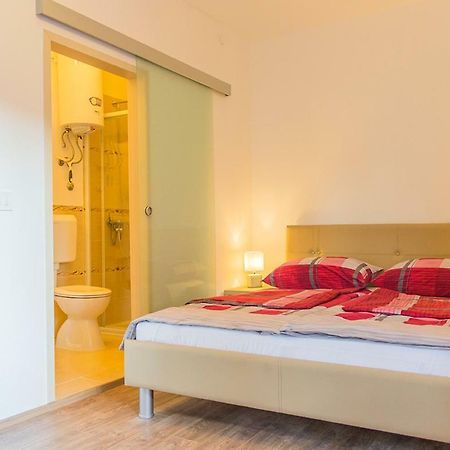 Guesthouse Klaudia Opatija Bagian luar foto
